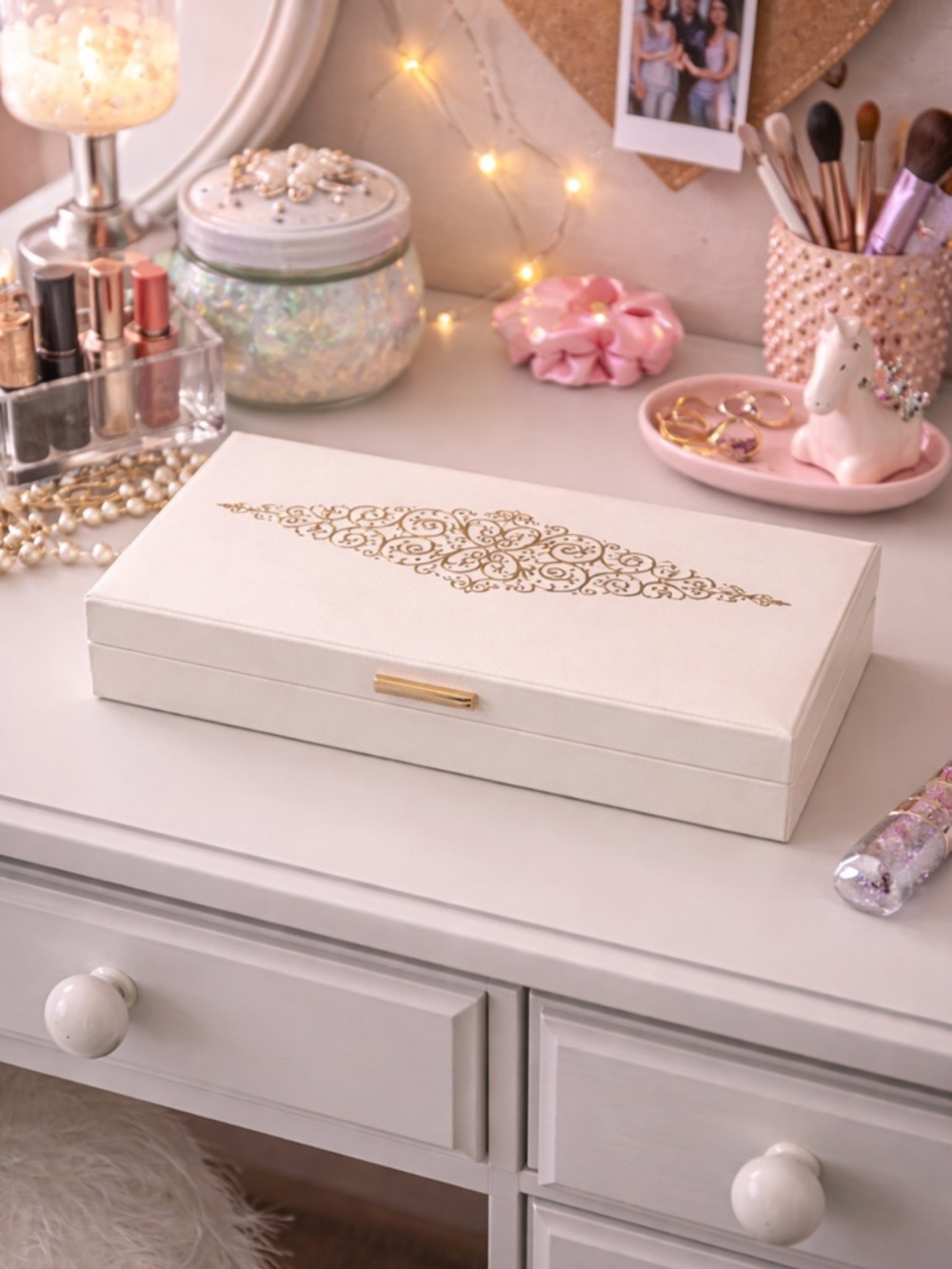 Vintage White Leatherette Jewelry Box